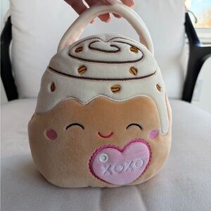 Squishmallow Cinnamon Roll Plush Handbag - Pink Heart